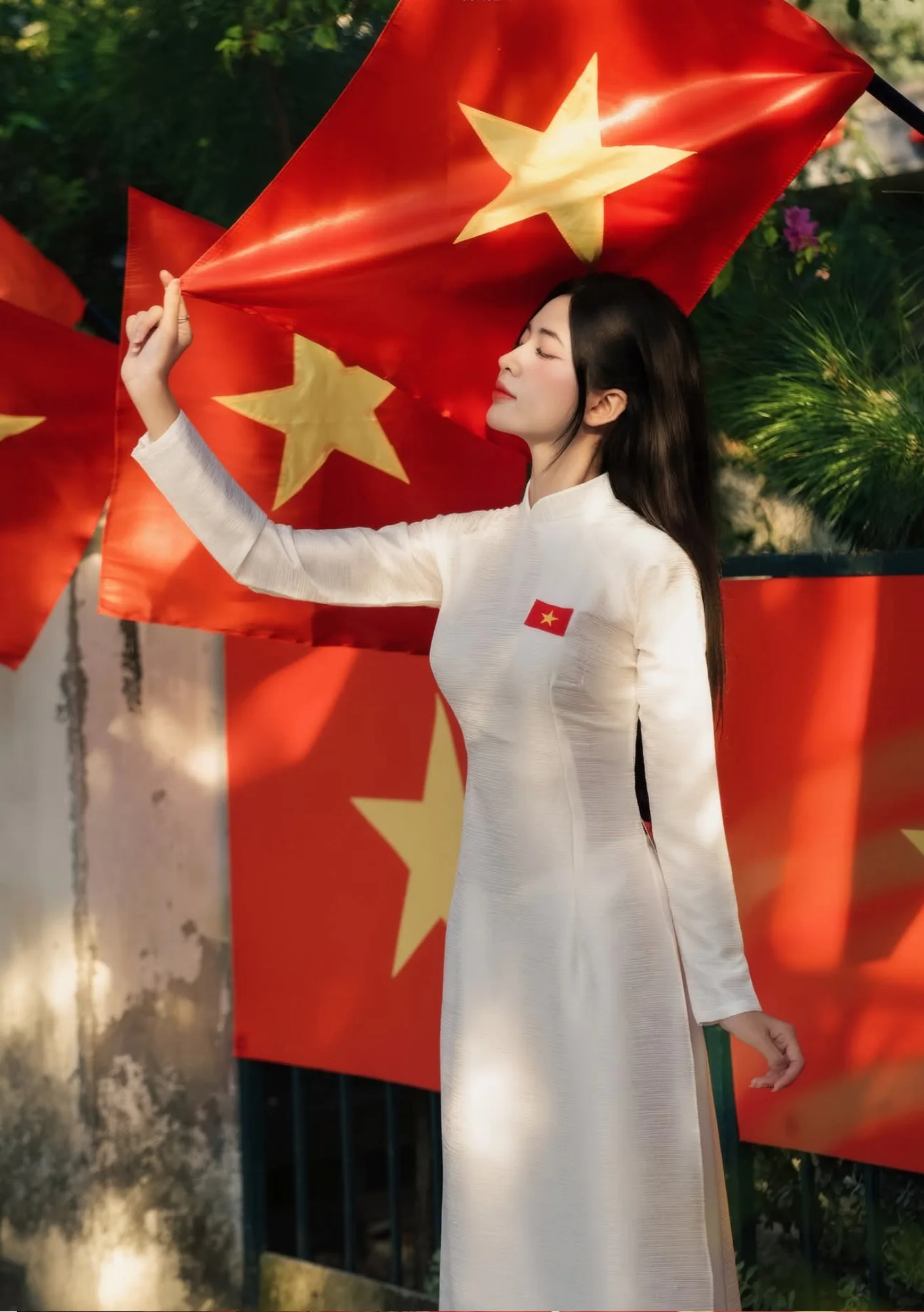 Áo Dài Cờ Đỏ Sao Vàng